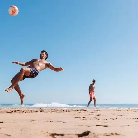 With 2 Bedrooms In *