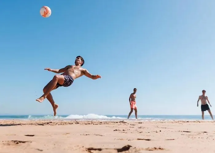 With 2 Bedrooms In *