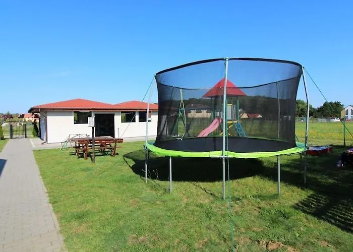 With 2 Bedrooms In Prázdninový dům Rewal