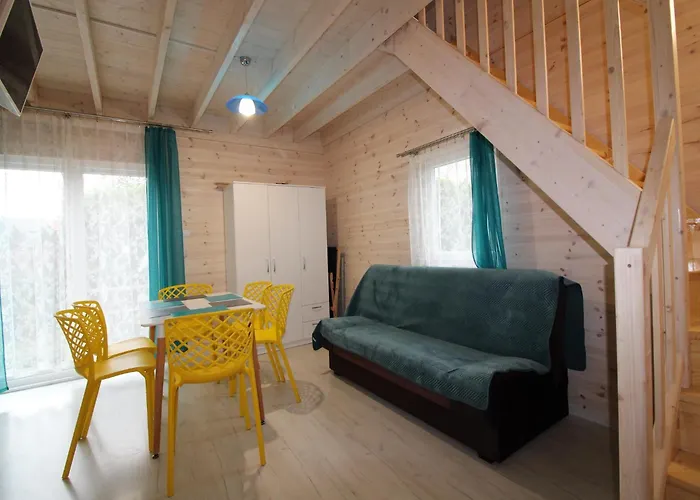 With 2 Bedrooms In *